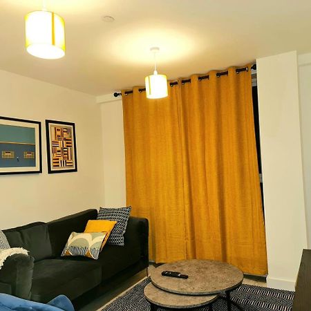 Exquisite Cosy 2-Bed Apartment In Salford Manchester Zewnętrze zdjęcie