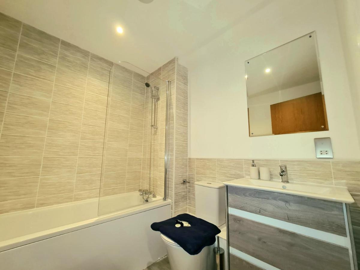 Exquisite Cosy 2-Bed Apartment In Salford Manchester Zewnętrze zdjęcie