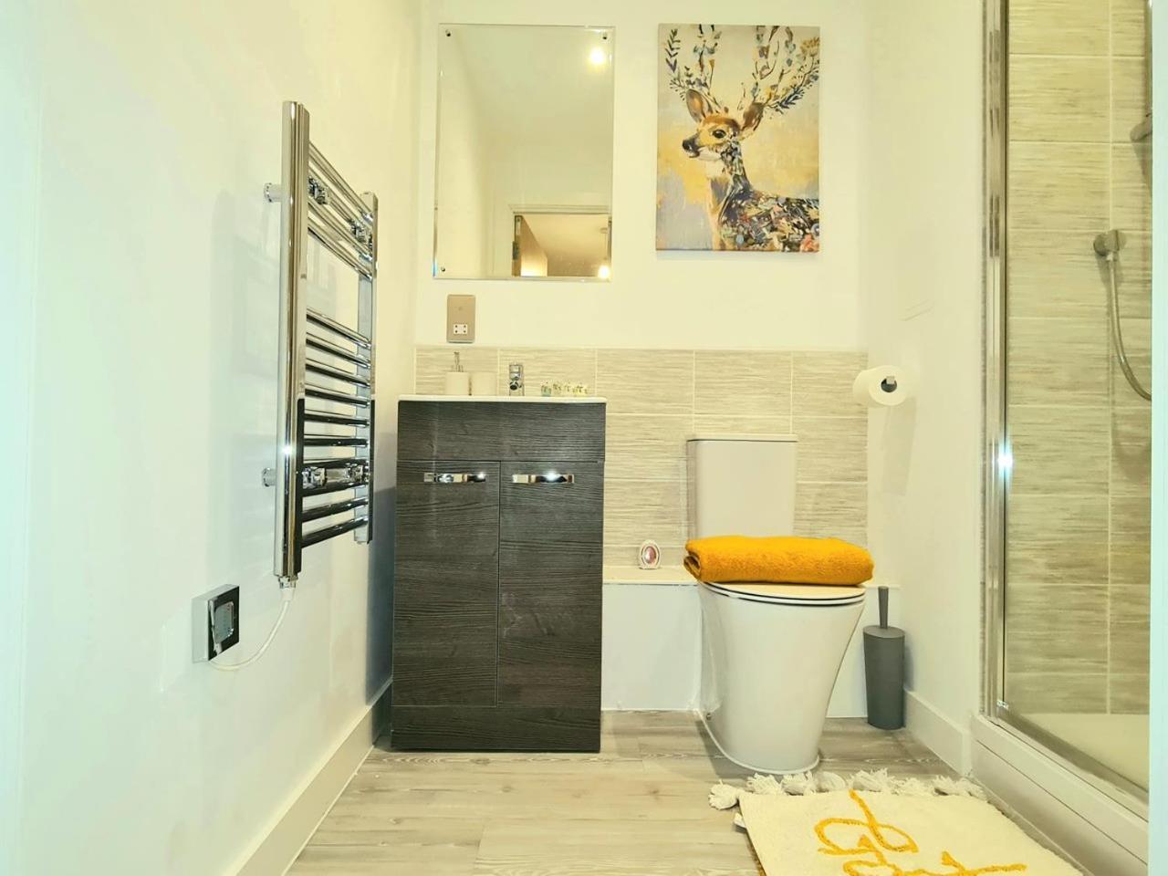 Exquisite Cosy 2-Bed Apartment In Salford Manchester Zewnętrze zdjęcie